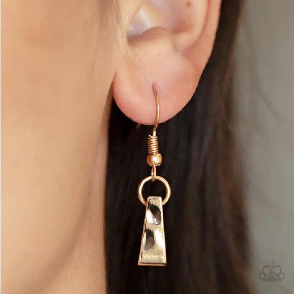 The MANE Course - Gold Necklace - Picture 3 of 3